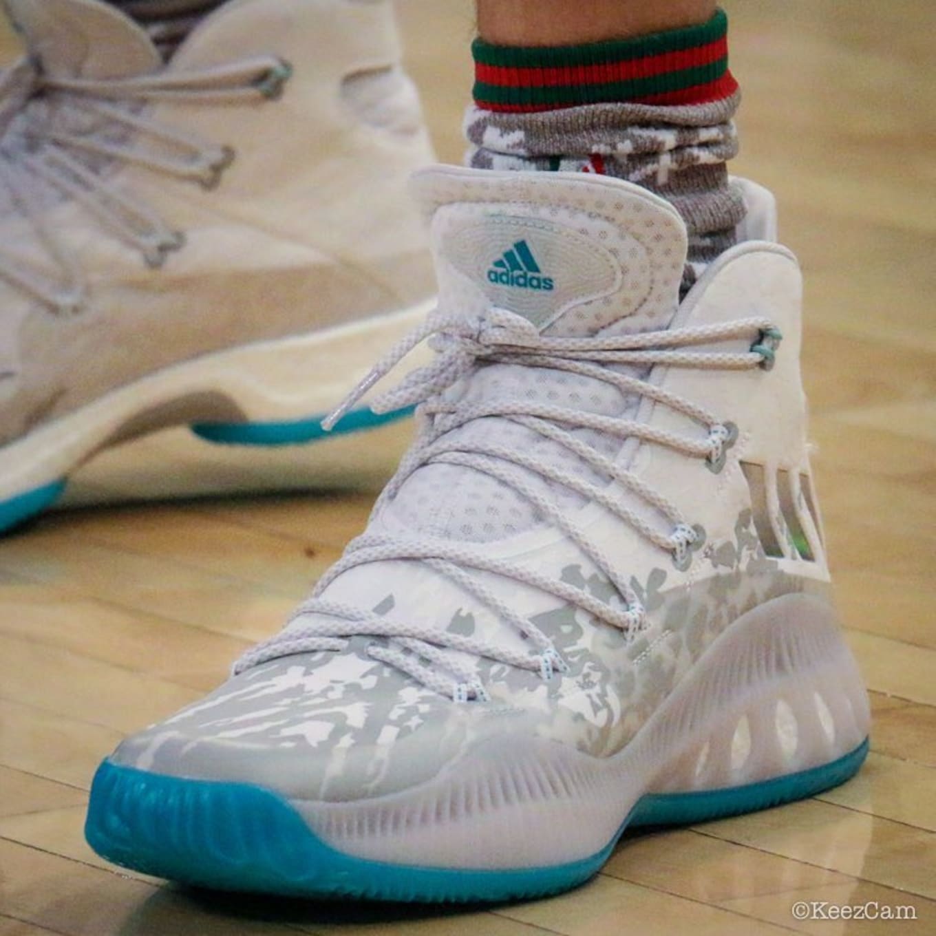 derrick rose christmas day shoes