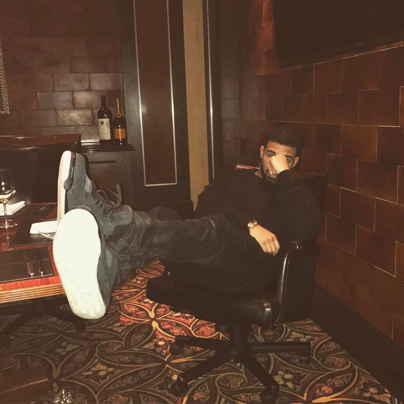 Jordan 4 kaws black on feet clearance