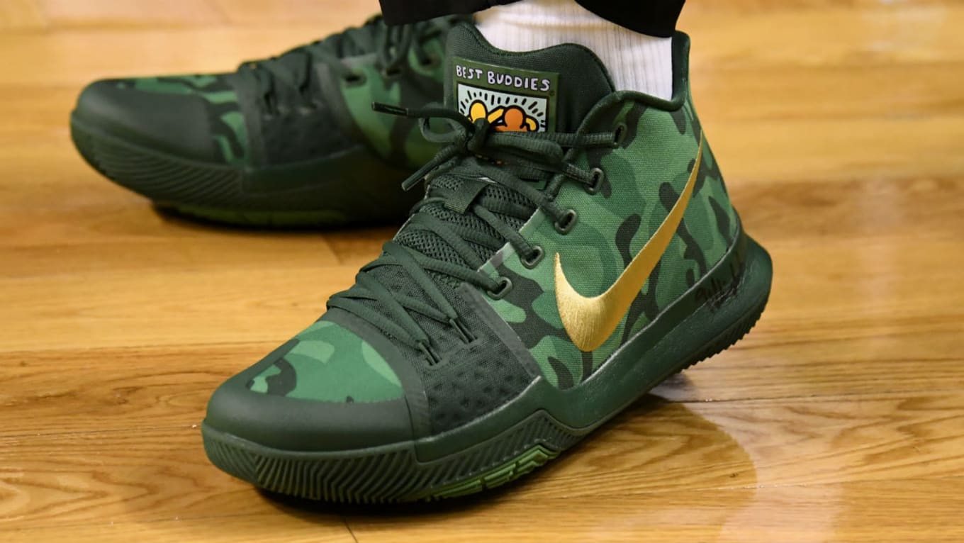 kyrie irving shoes tonight