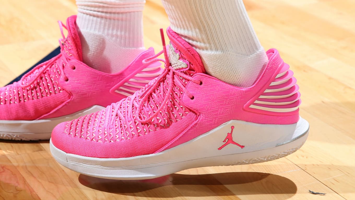 Pink jordan 32 top