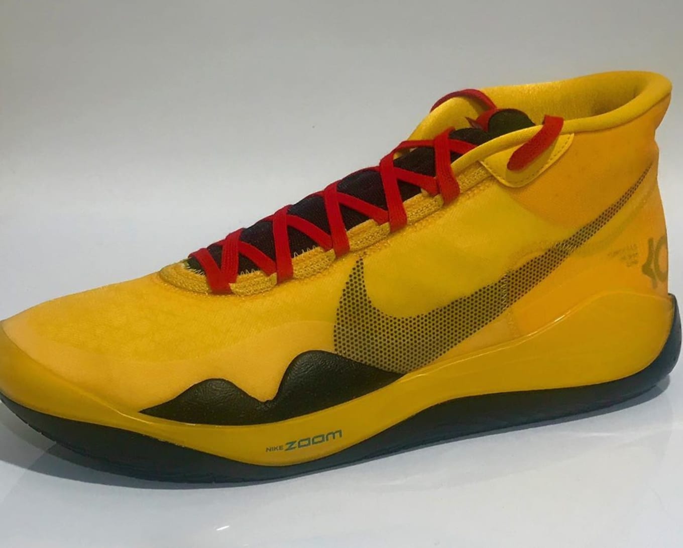 kd 12 bruce lee