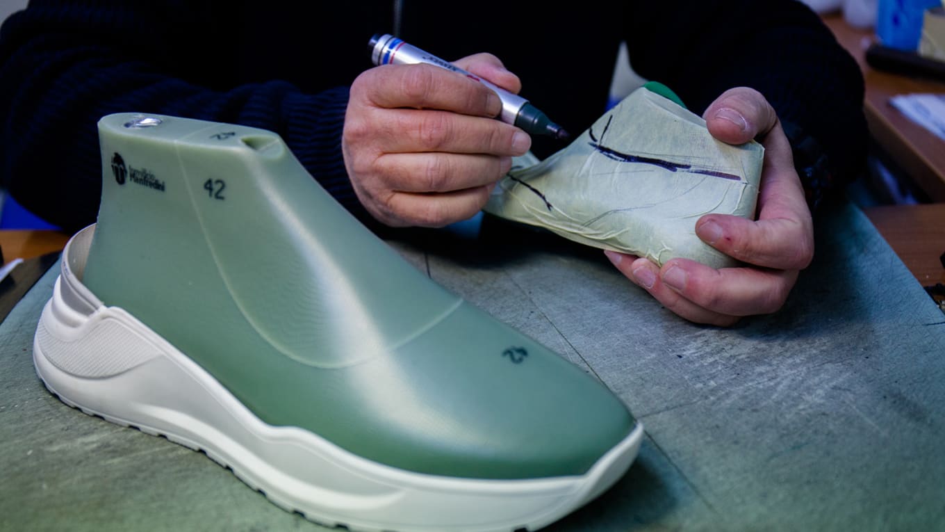 footwear distributors and retailers of america