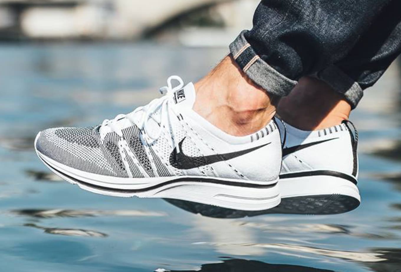 nike flyknit white and black