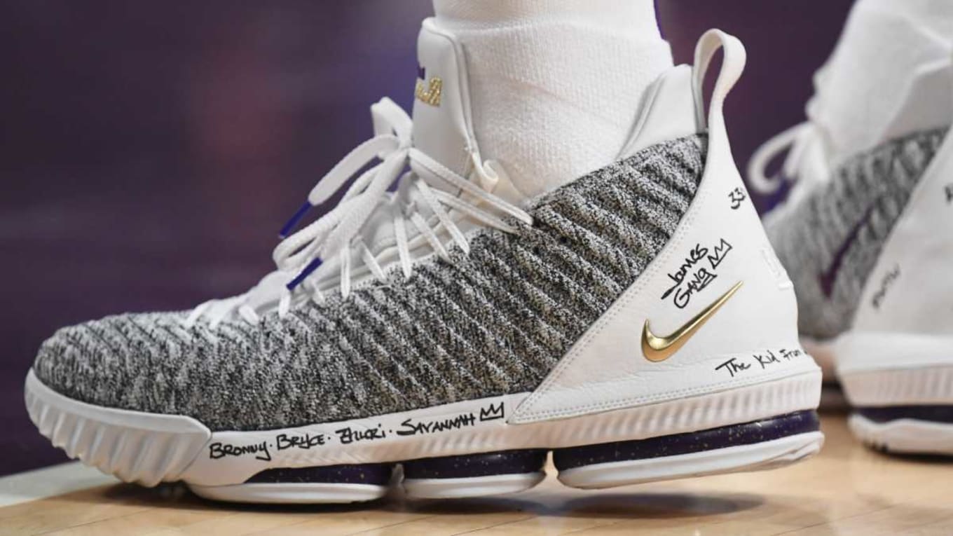 Lebron clearance 16 runrepeat