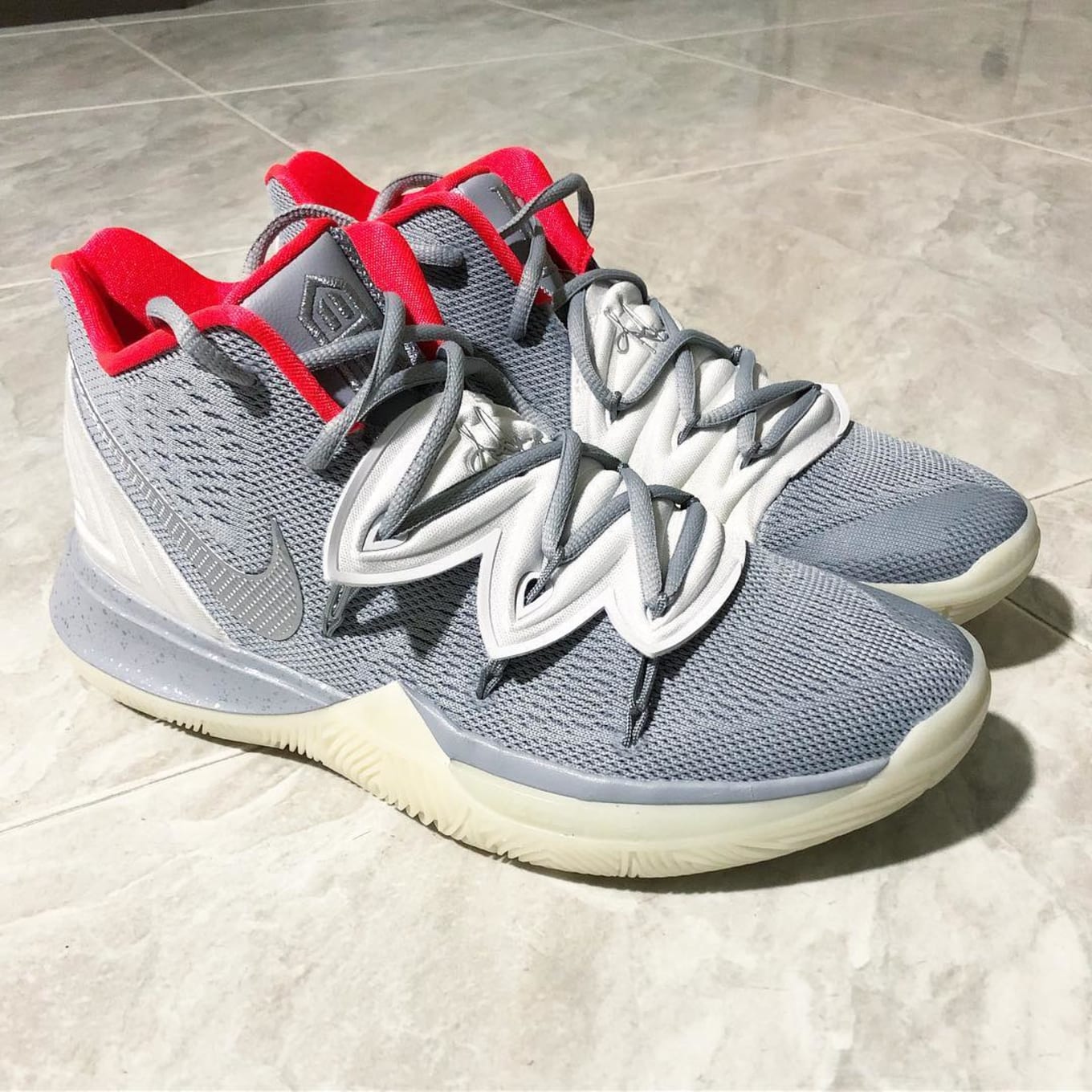 kanye nike red october