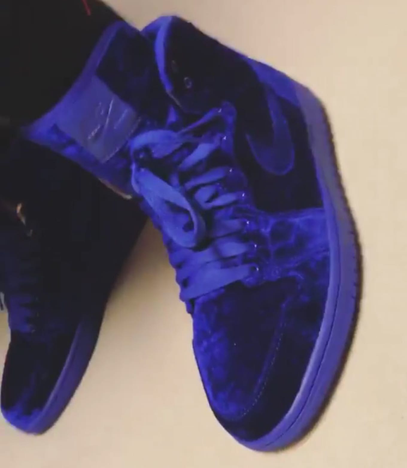 air jordan 1 blue velvet