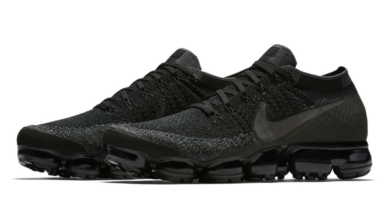 all black vapor maxes