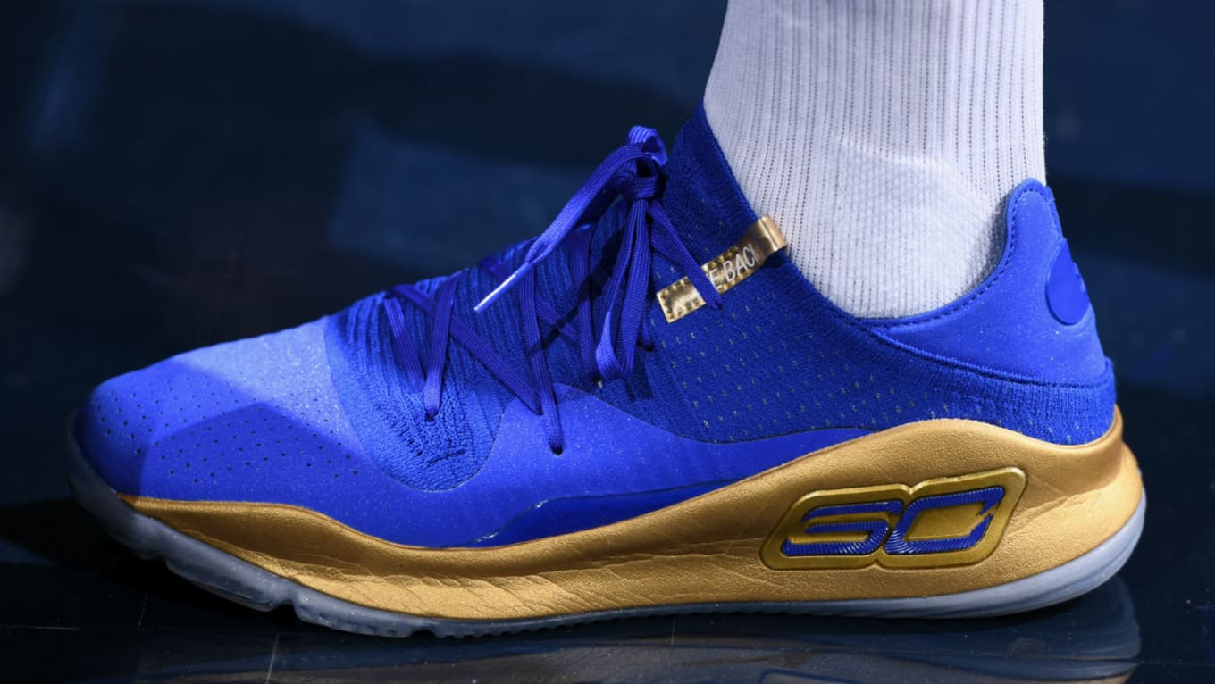 curry 4 low on feet