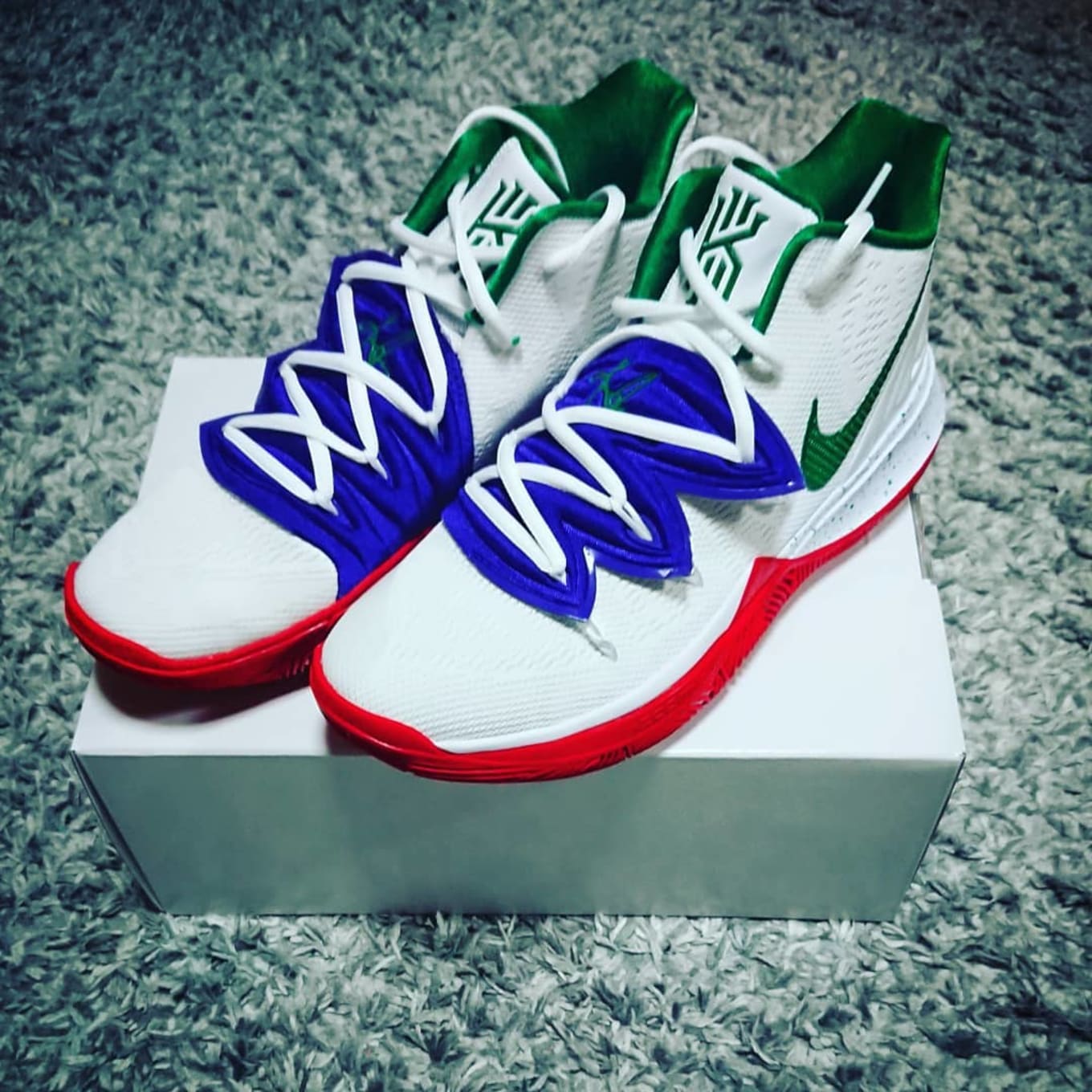 Kyrie 5 joker best sale