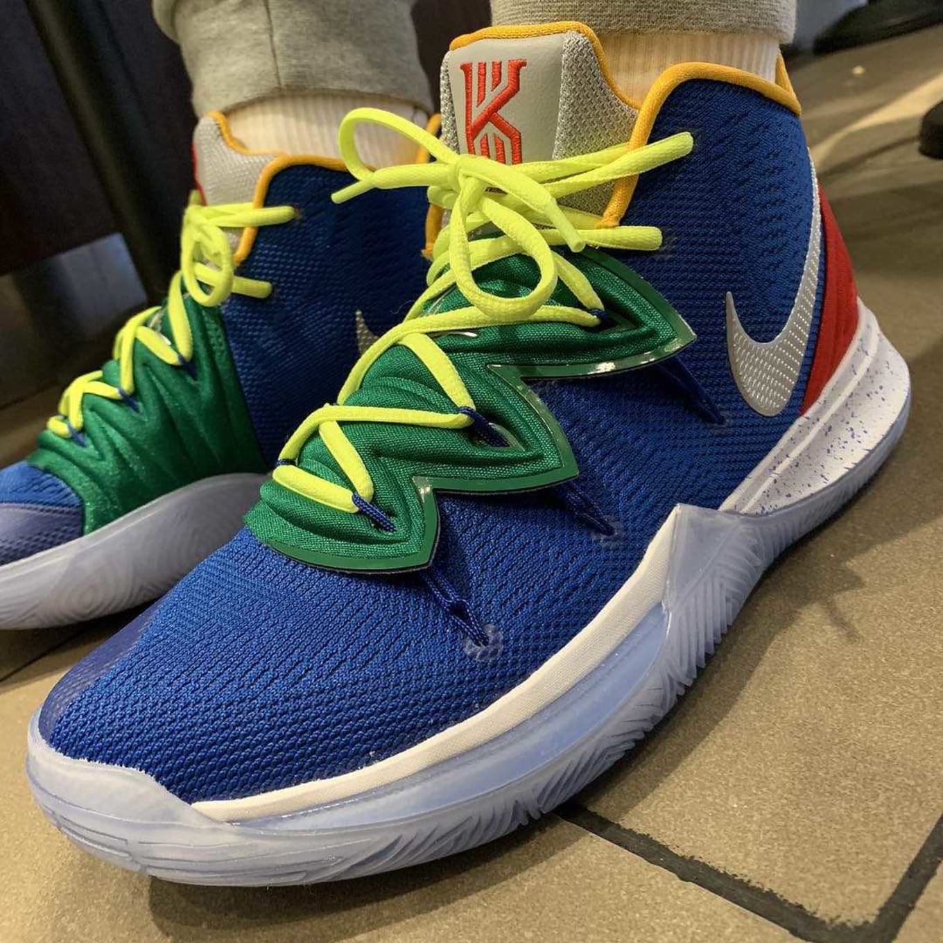 J 'AI REÇU LES NIKE KYRIE 5 BOB L' ÉPONGE! 🧽 YouTube