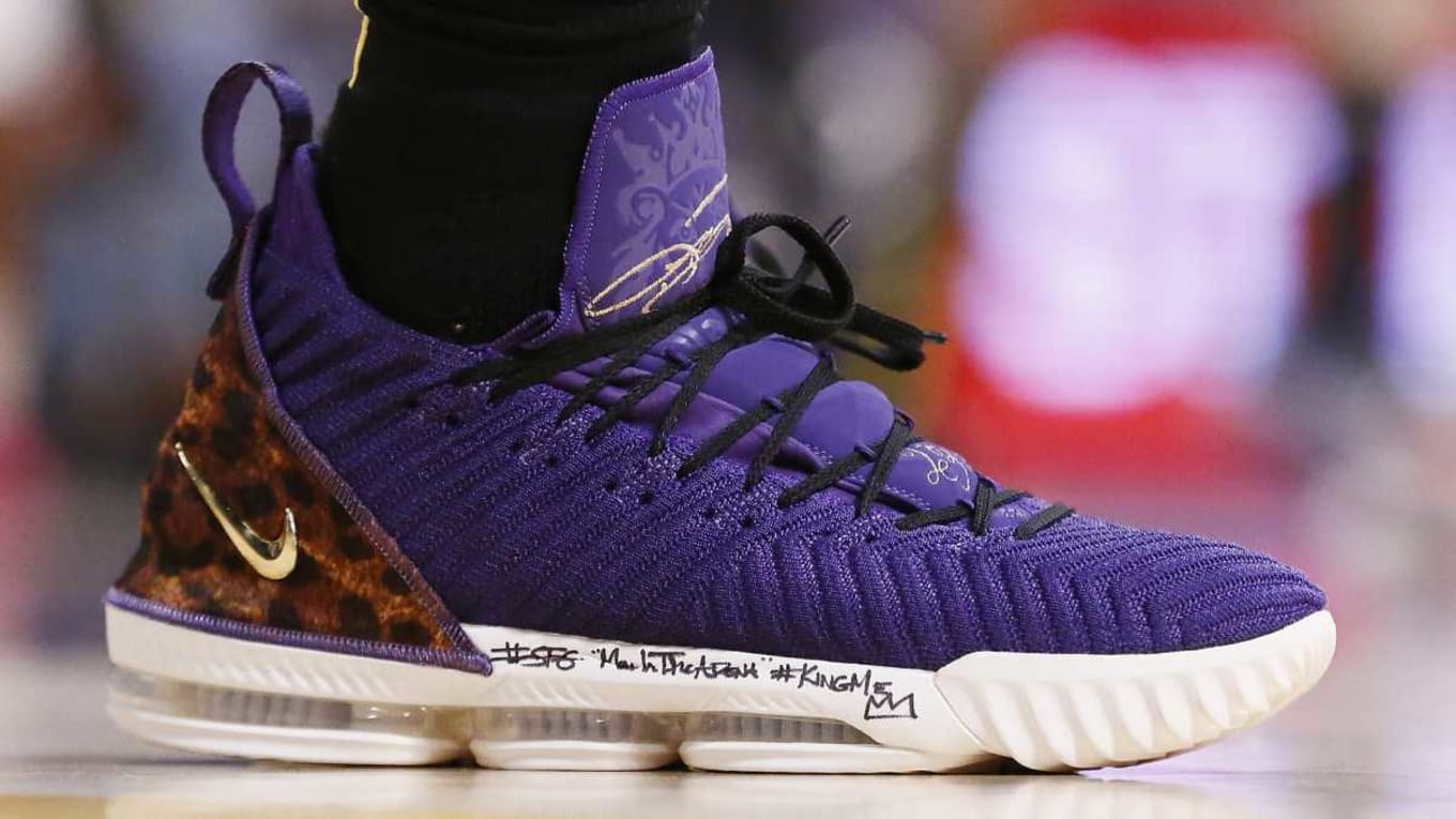 Lebron basketball sales shoes 2018