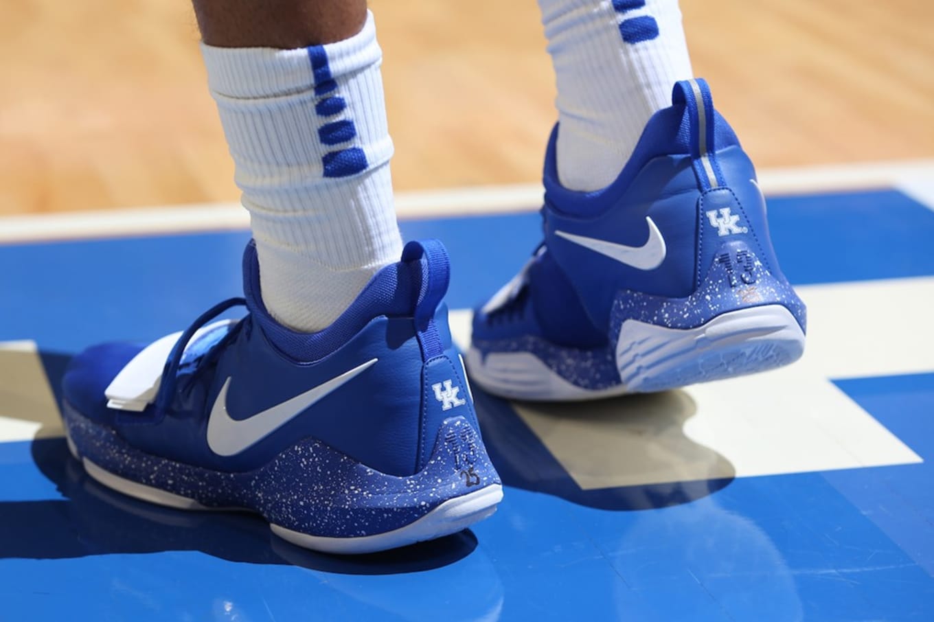 Nike PG1 Kentucky Wildcats PE | Sole