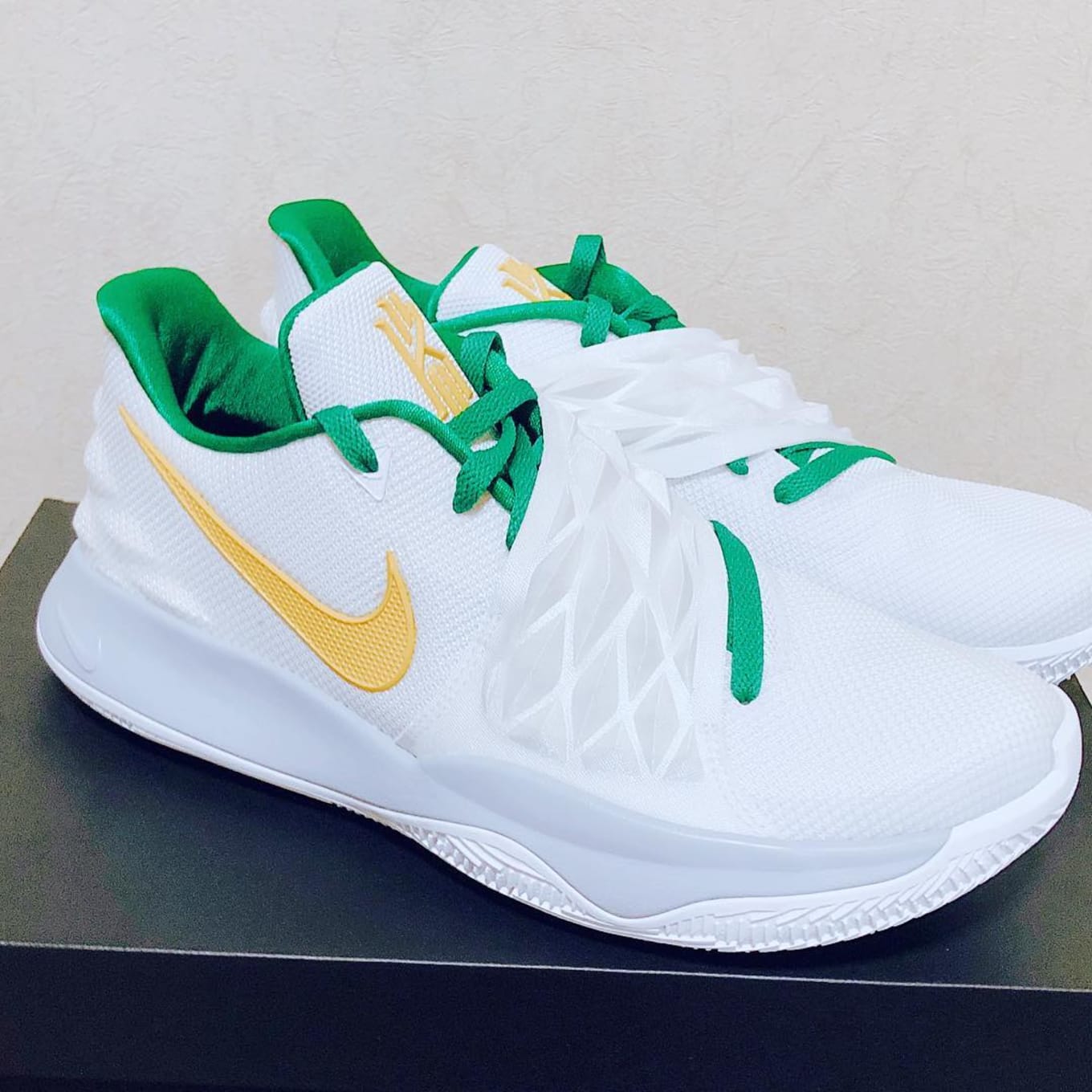 kyrie low id white and gold