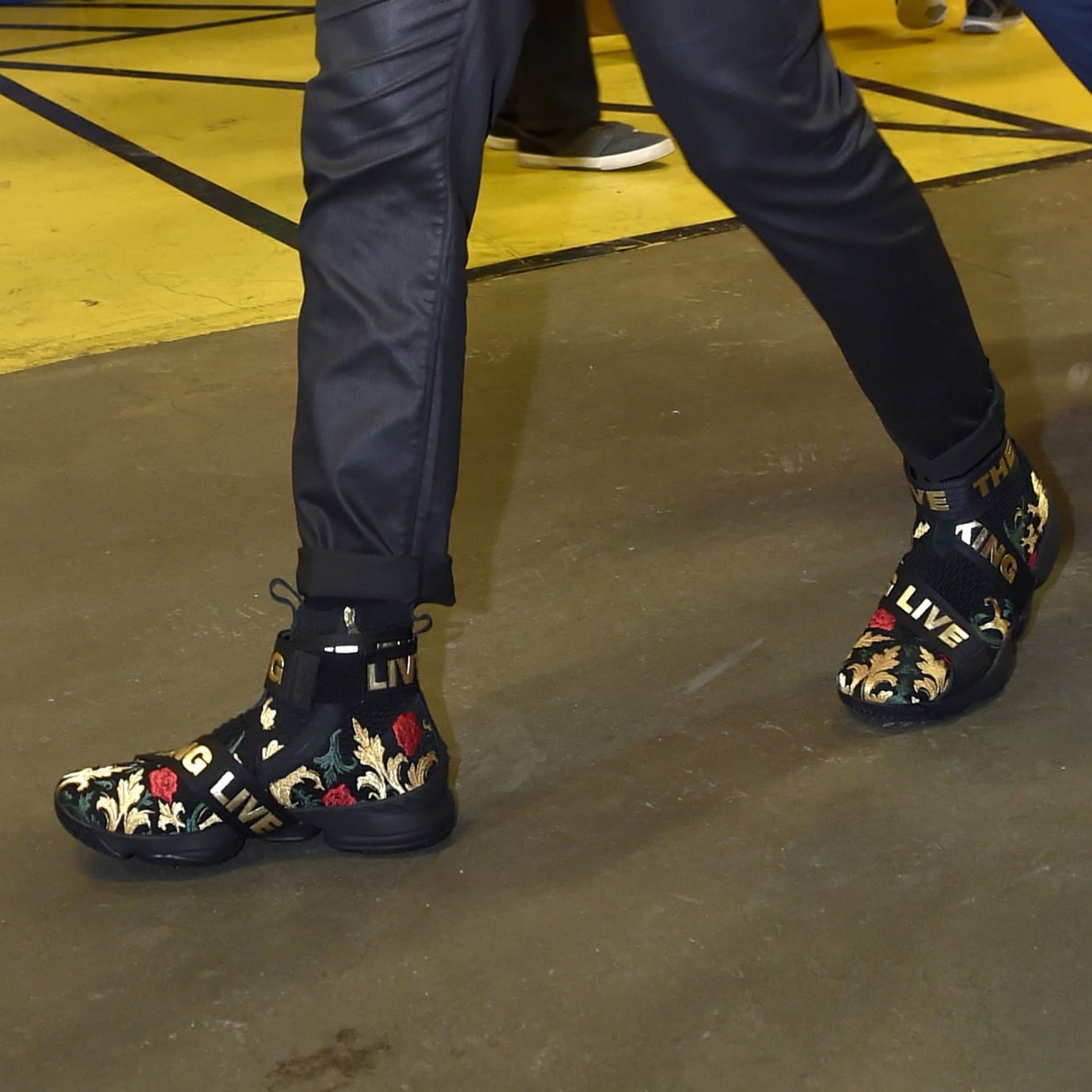 lebron james strap shoes