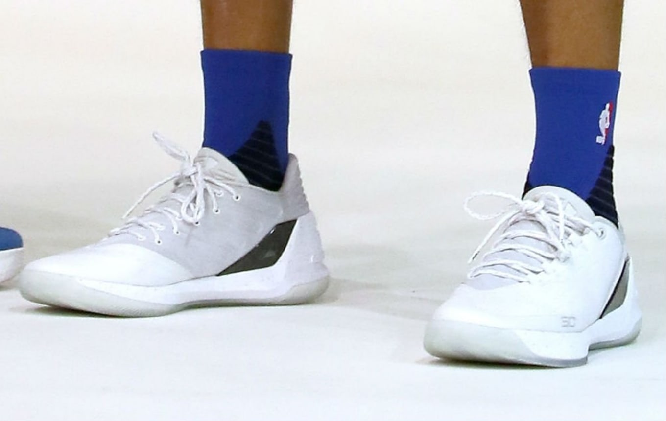 curry 3 low white