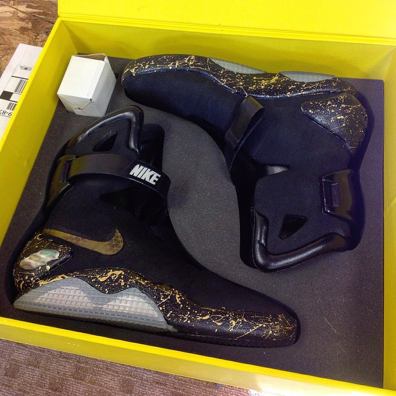 nike air mags black and gold