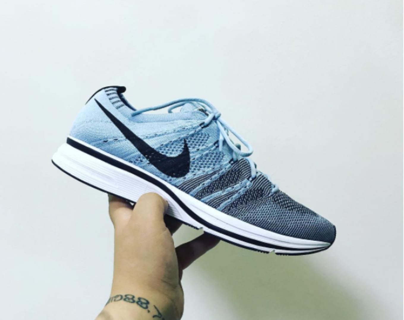 nike flyknit trainer colorways