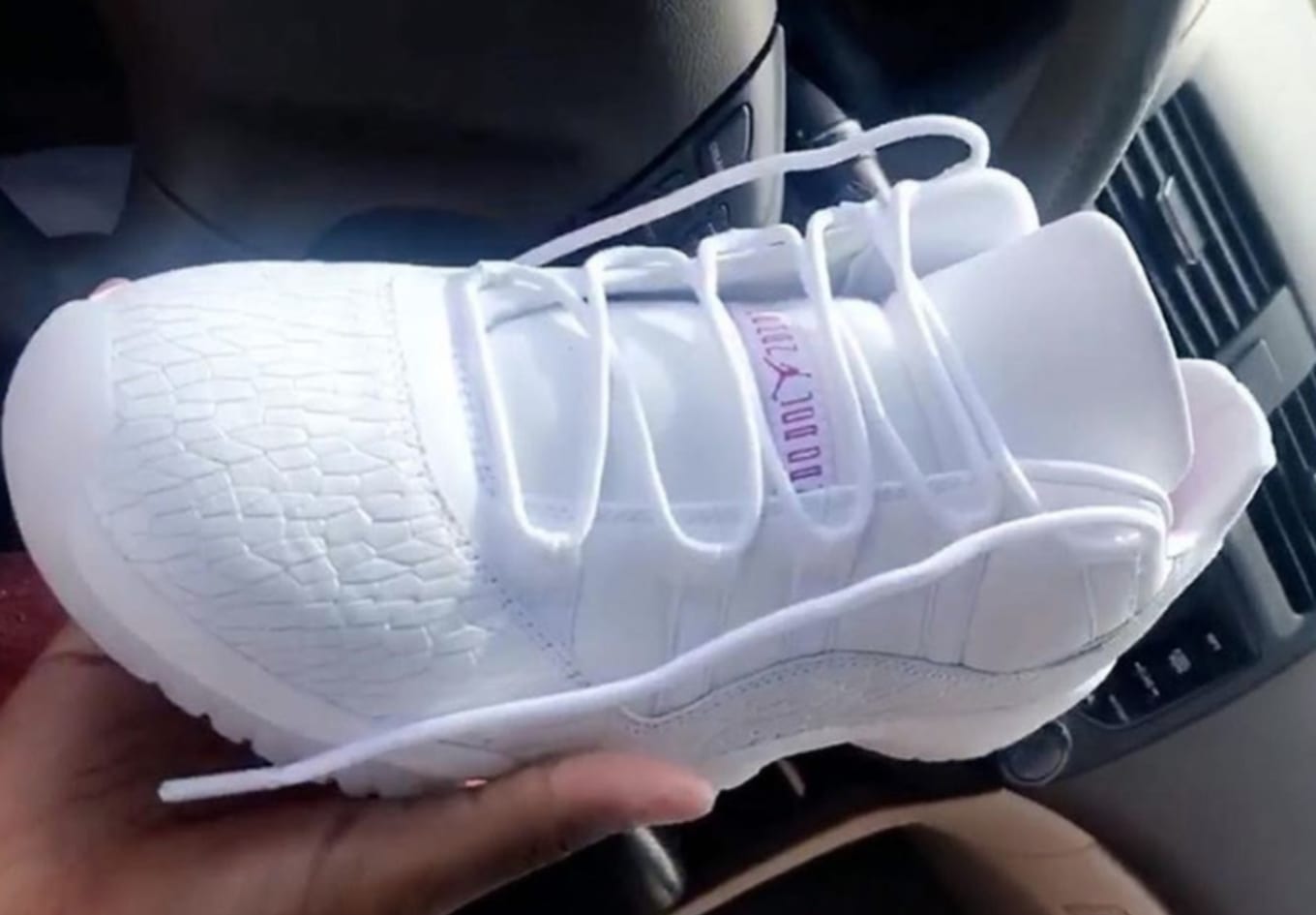 white jordan 11 laces