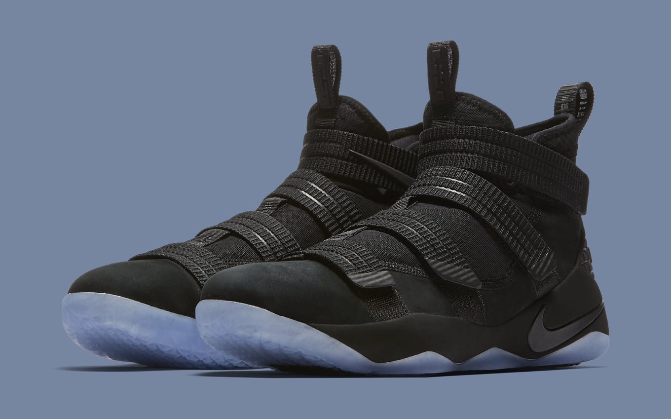 Lebron james soldier 11 all black best sale