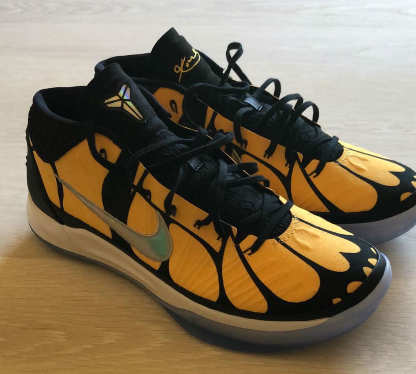 kobe ad mid isaiah thomas