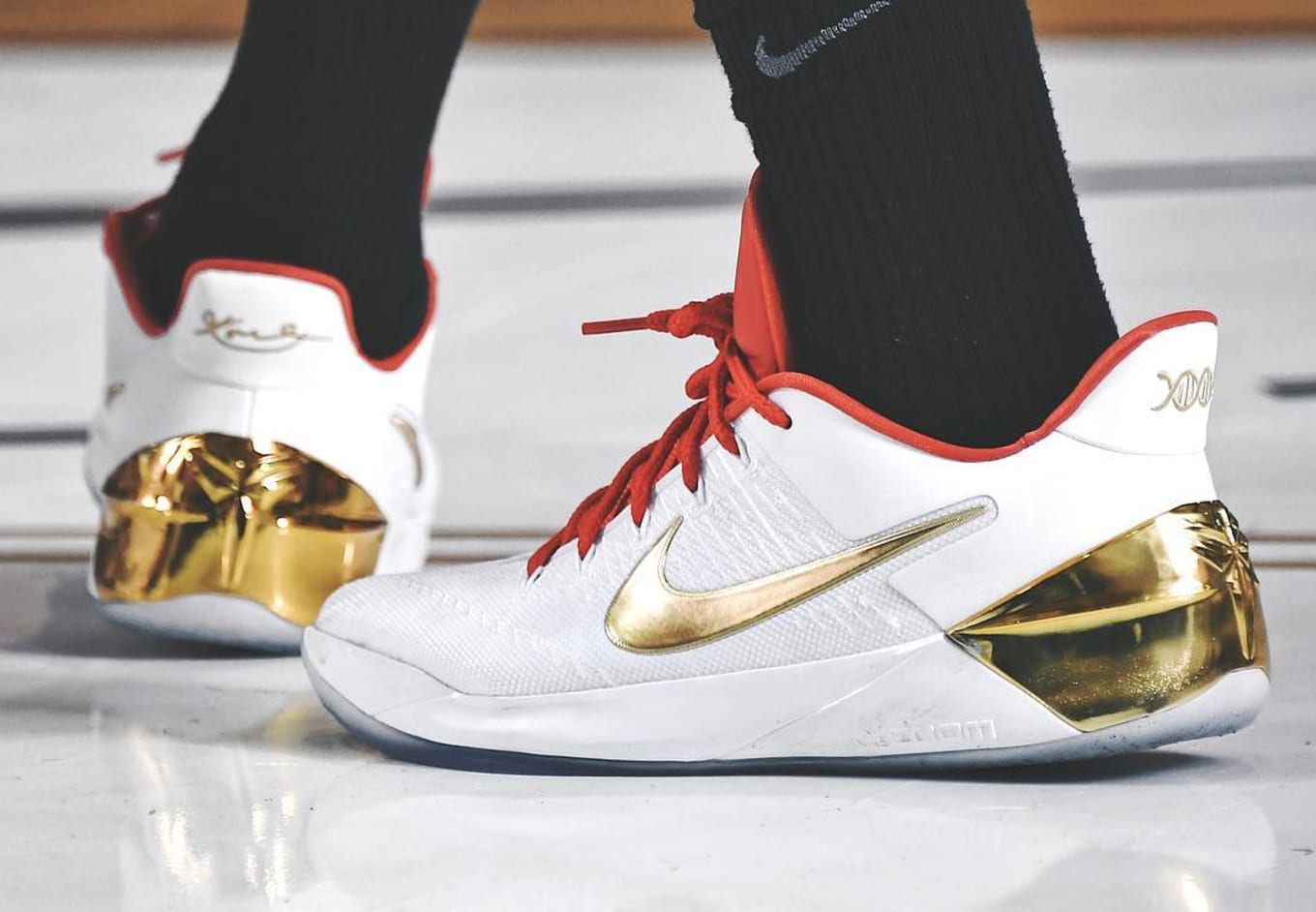 nike kobe white and gold