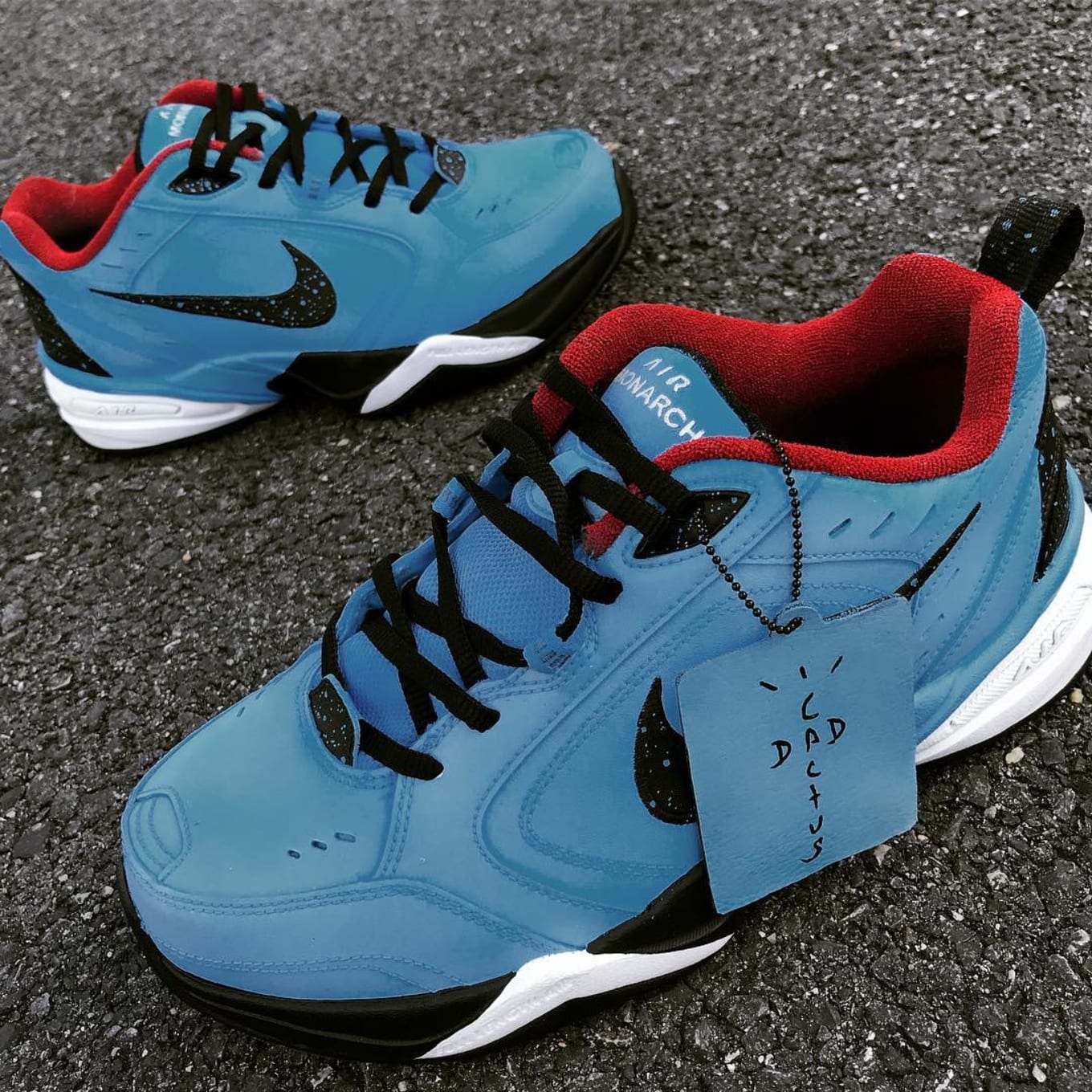 nike air monarch colors