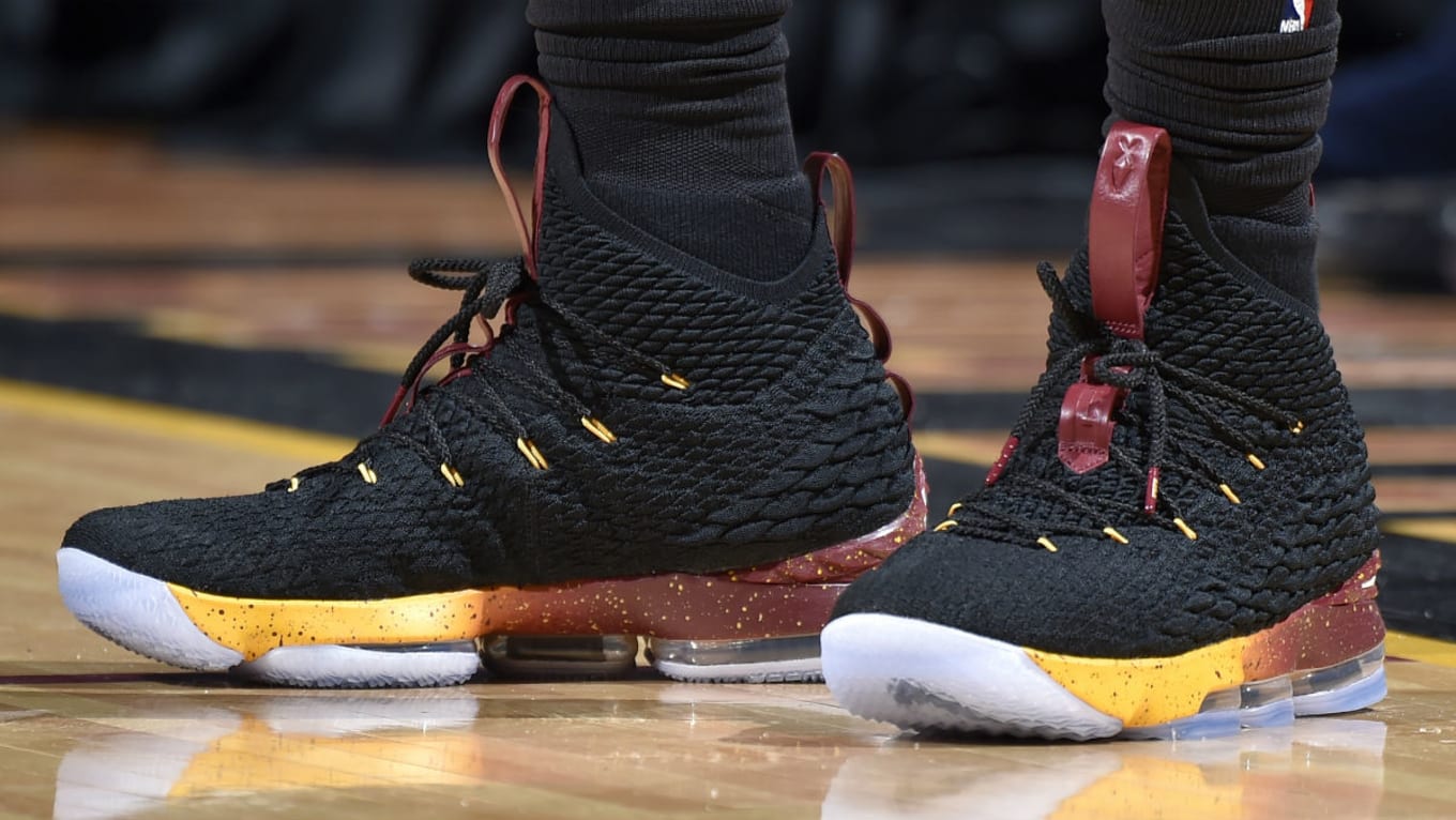 Lebron 15 pe Clearance