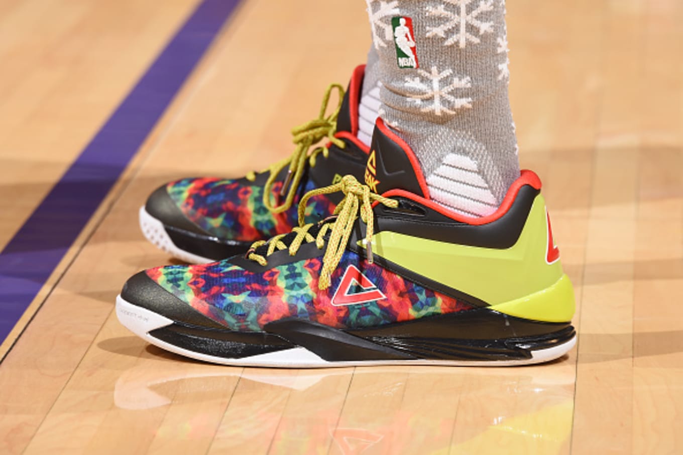 derrick rose christmas shoes