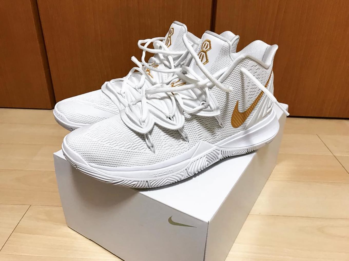 white kyrie 5s