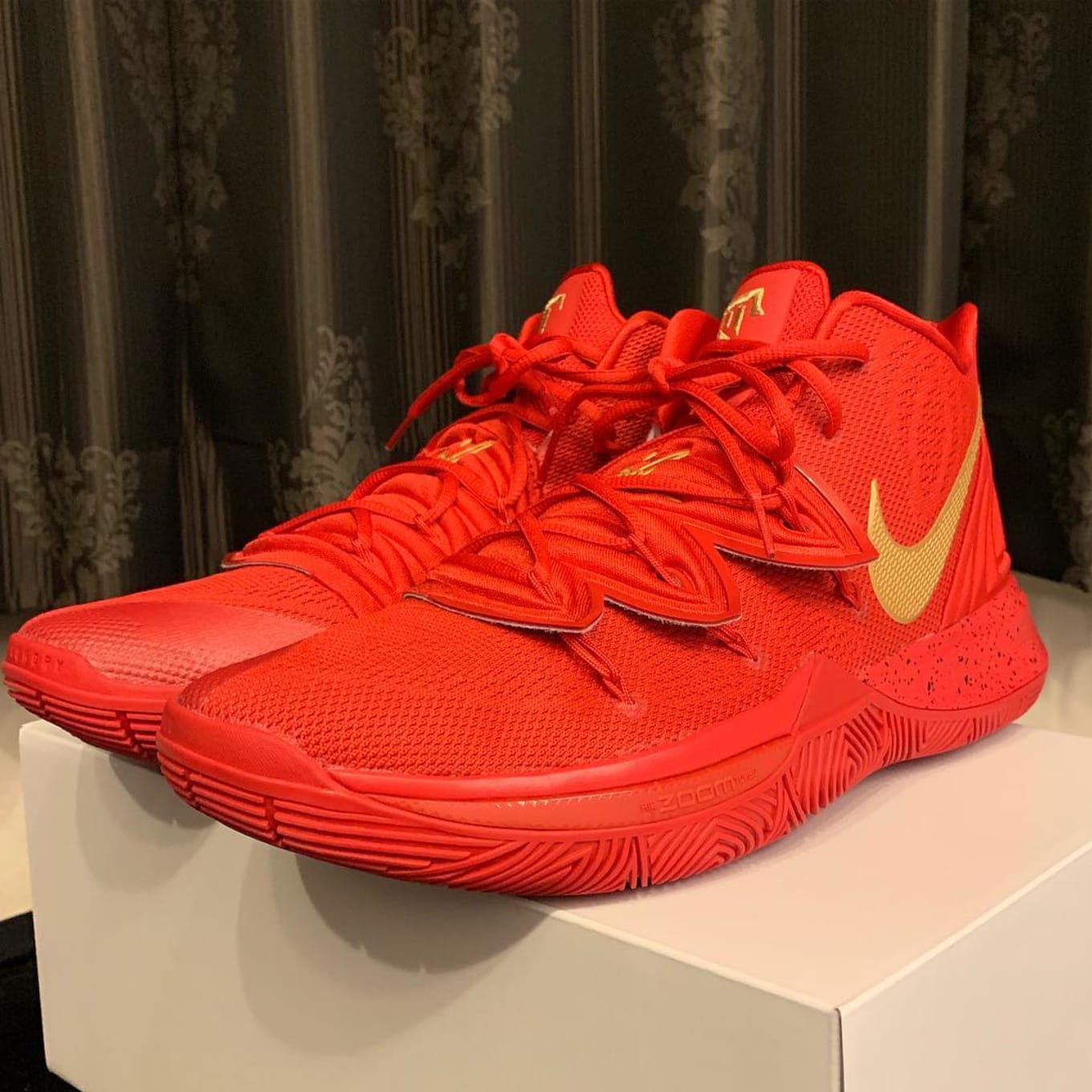 Jual Sepatu Basket Kyrie 5 BHM EQUALITY Jakarta Utara