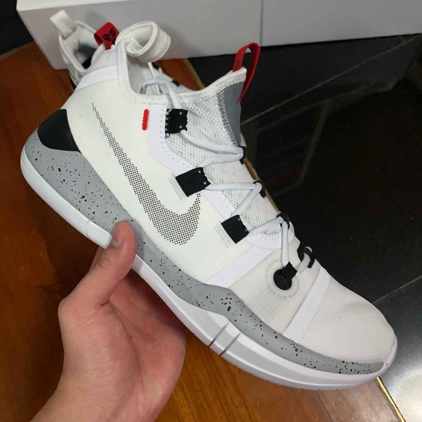 kobe ad id white