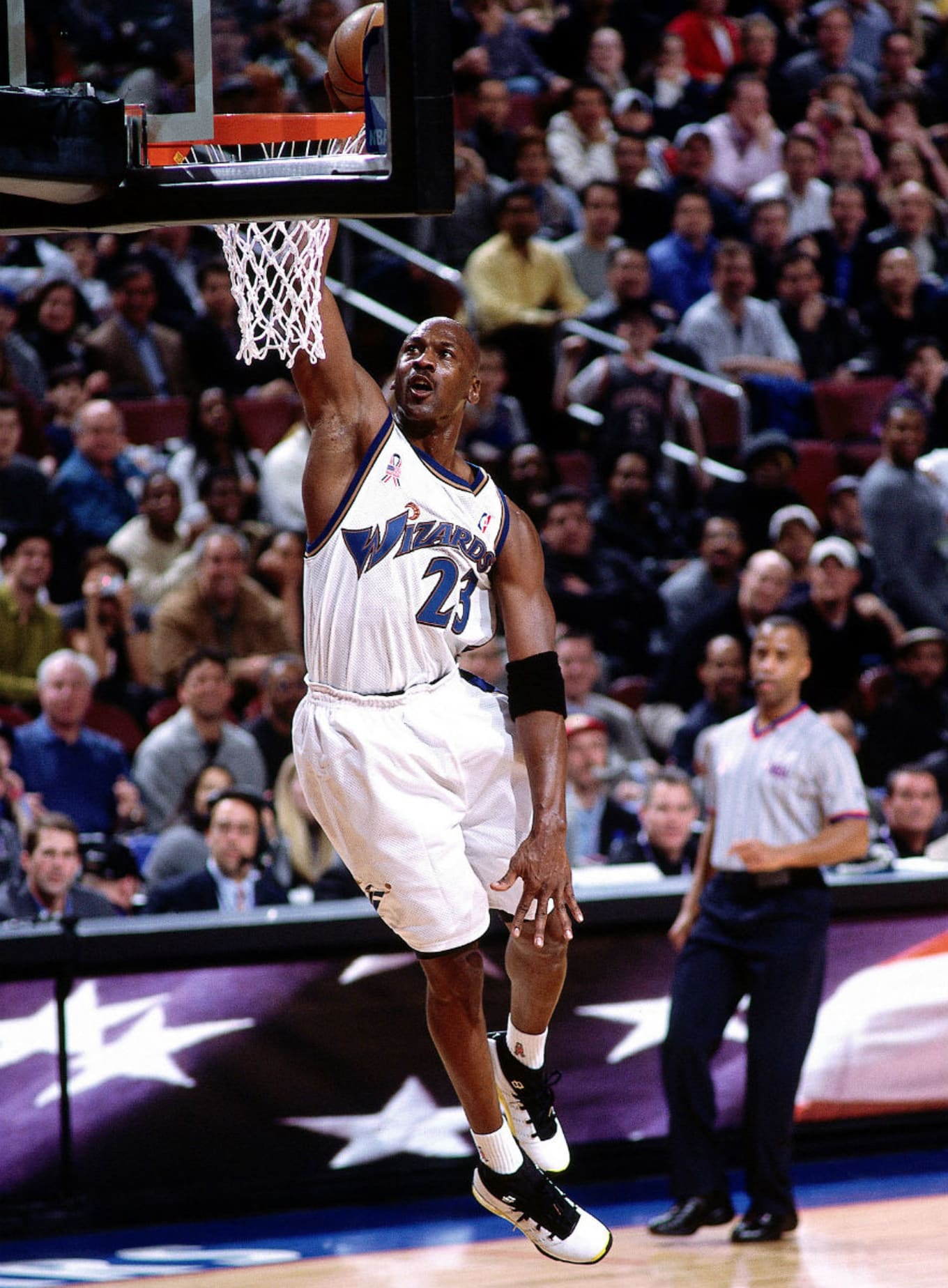 michael jordan wearing jordan 13 flint