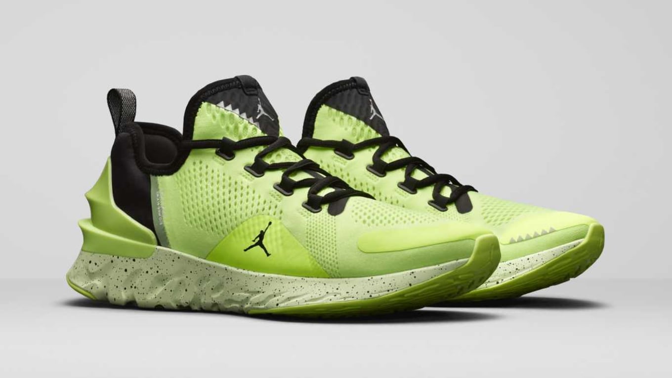 green jordan running shoes