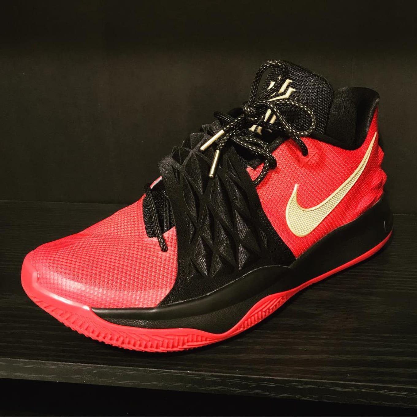 kyrie low id shoes