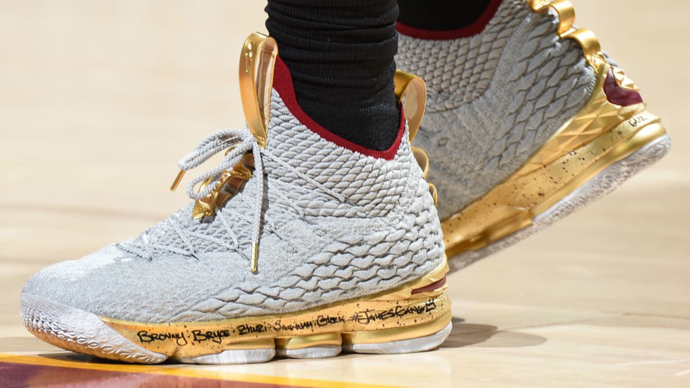 gold lebron 15