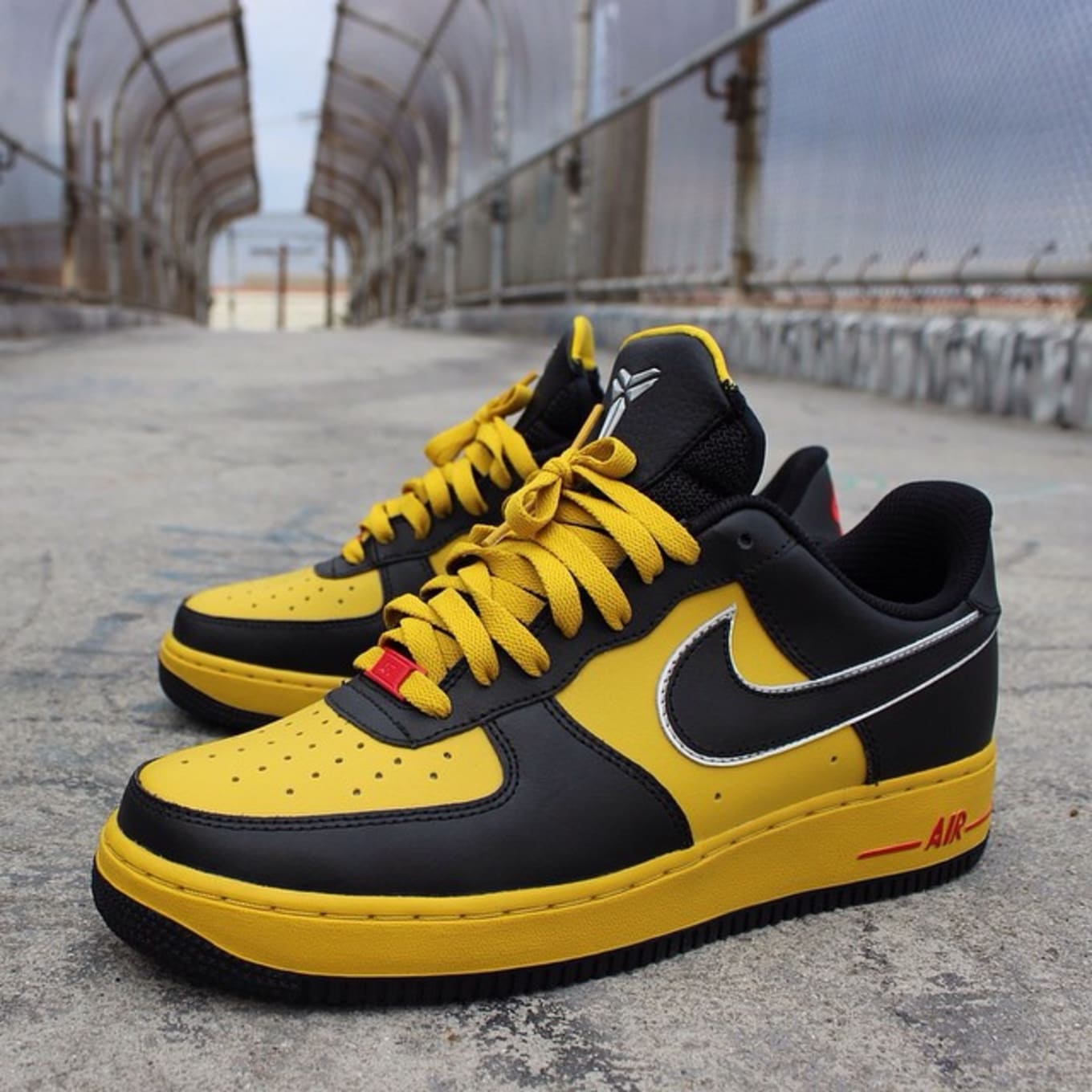 jordan 1 bruce lee