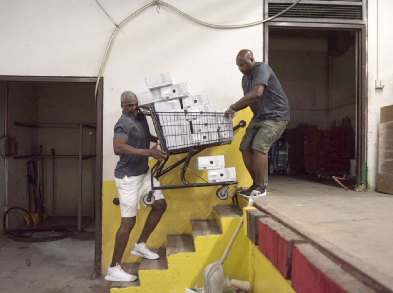 Charles Oakley Gives Free Air Jordan To Orr High School Basketball
