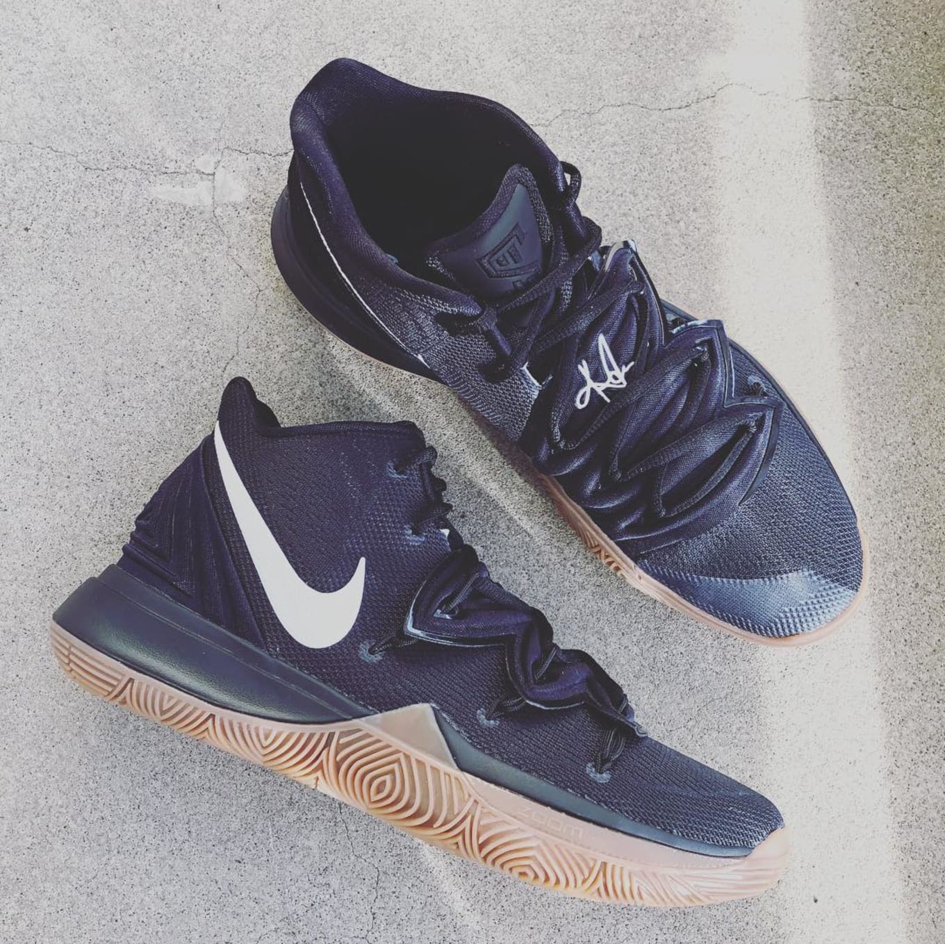 Kyrie 5 gum