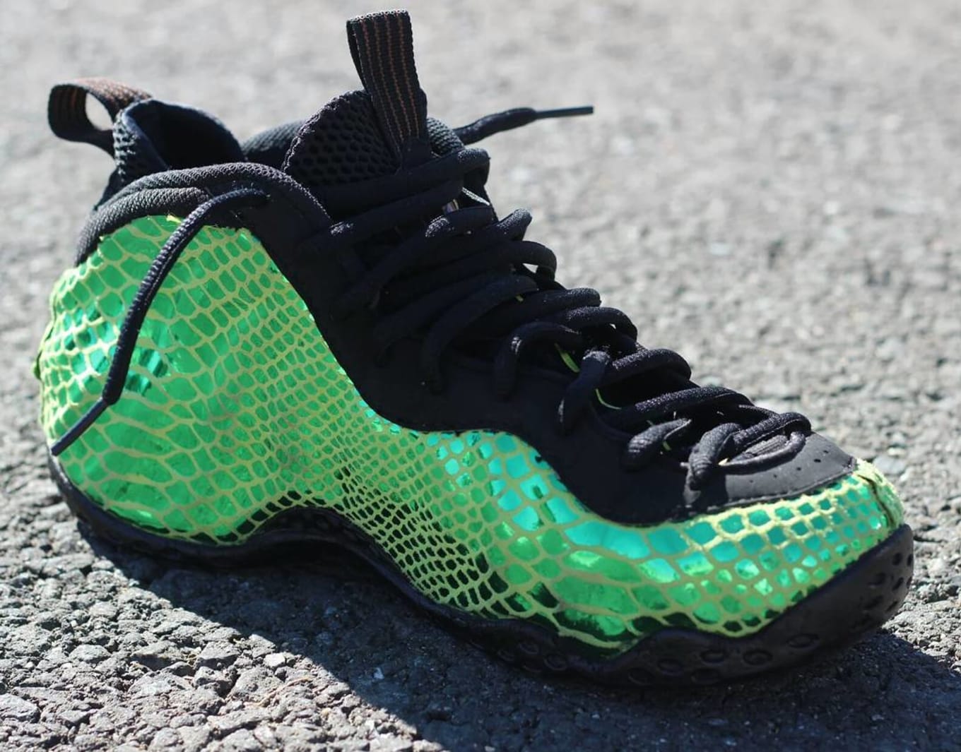 Foamposite sole collector outlet