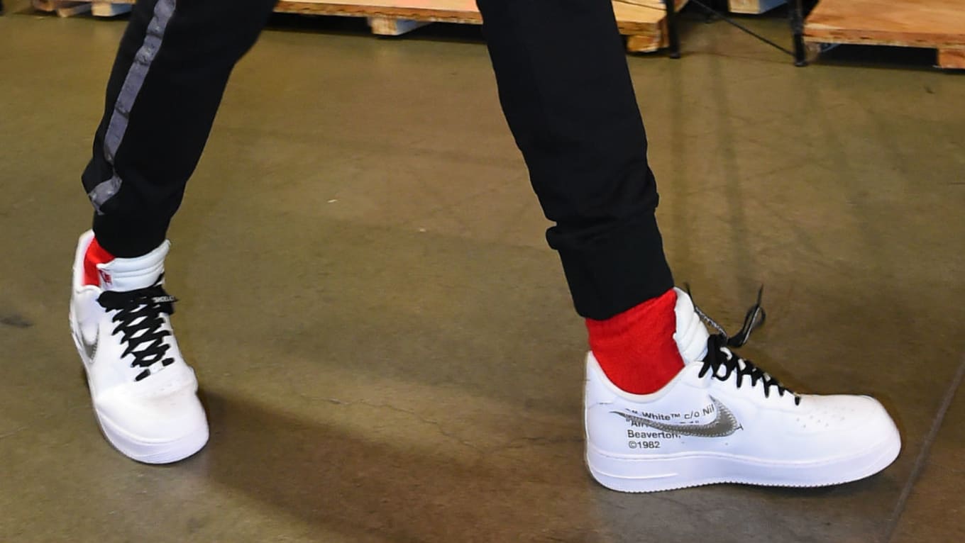 lebron james wearing air force 1