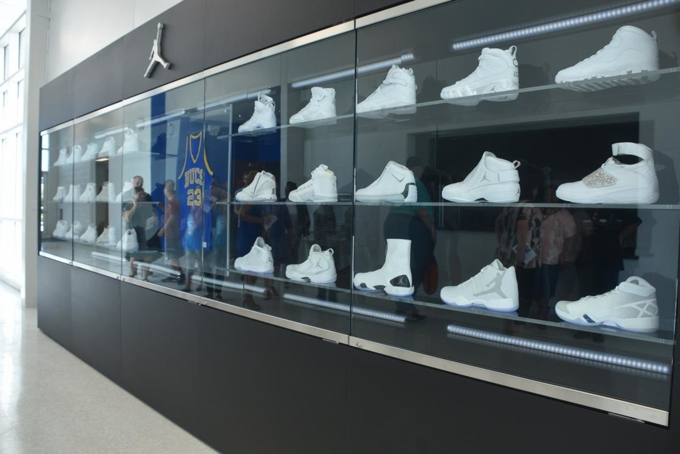 Modish abort Væk Laney High School Michael Jordan Air Jordan Collection Display | Sole  Collector