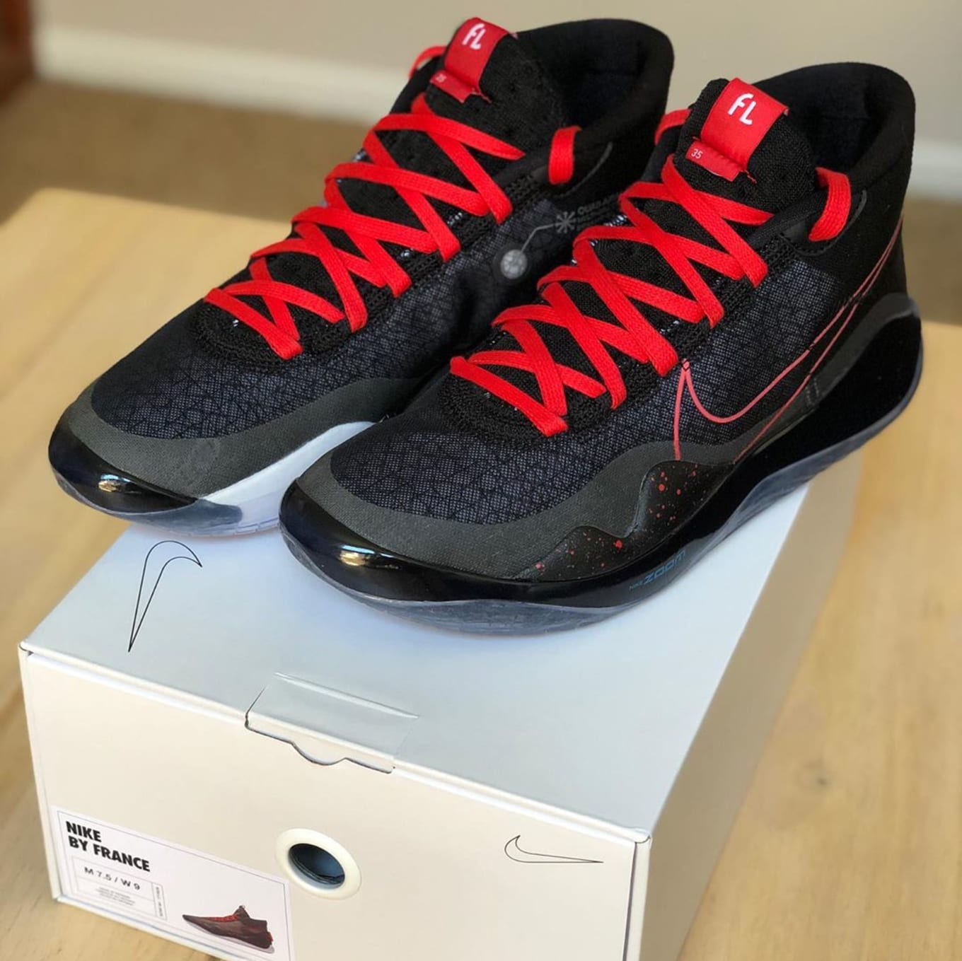 kd 12 black and red