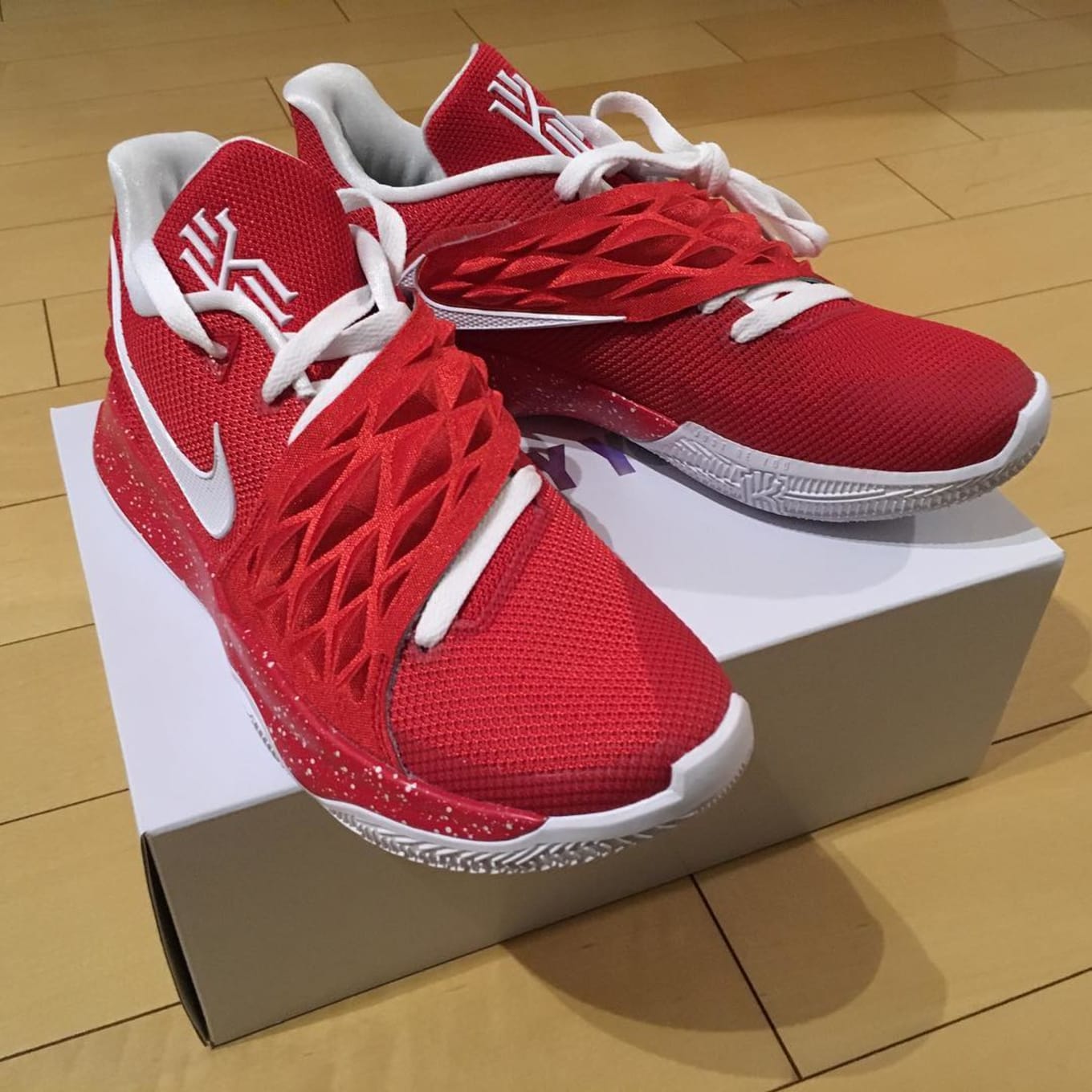 kyrie low red