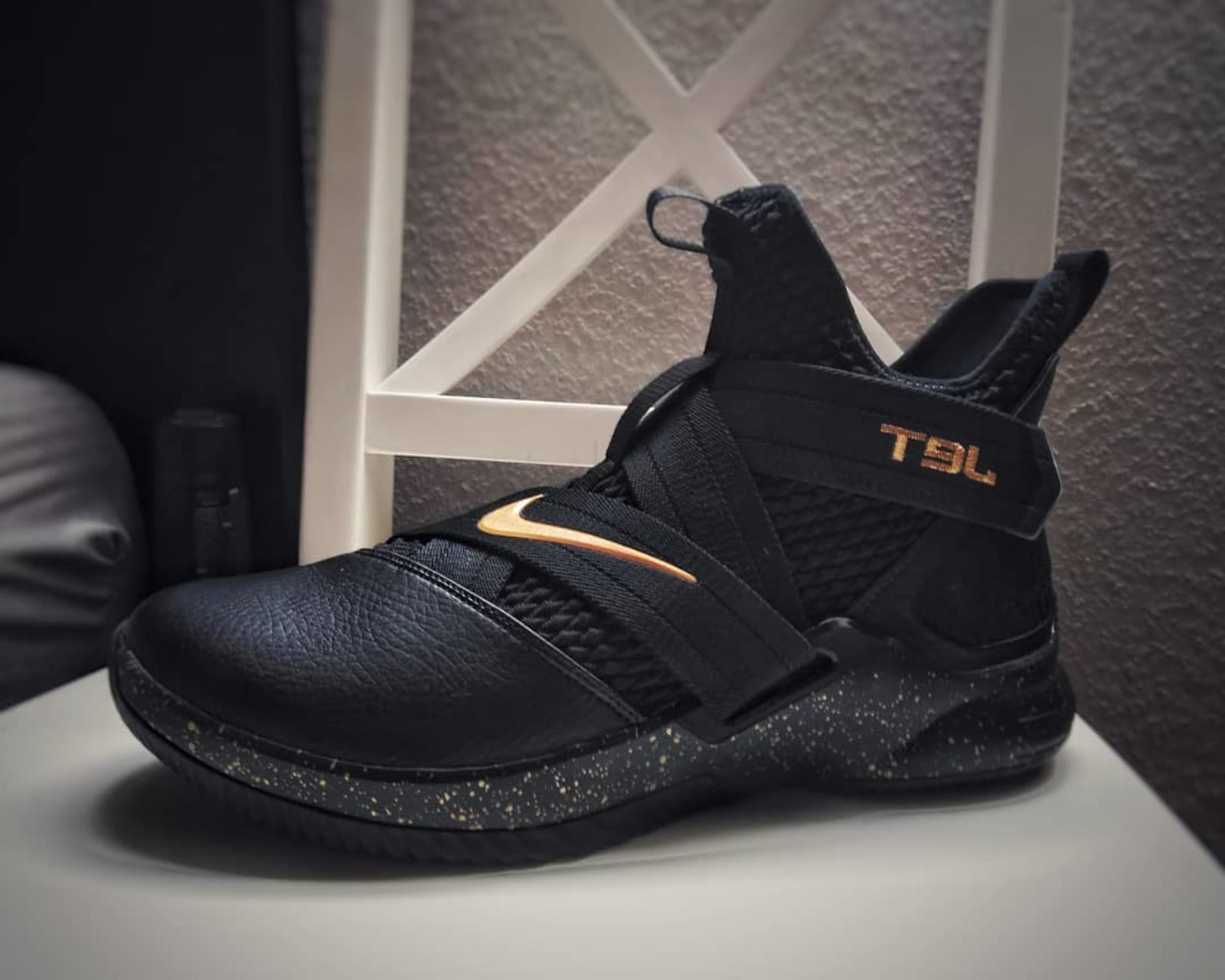 lebron soldier 12 black gold