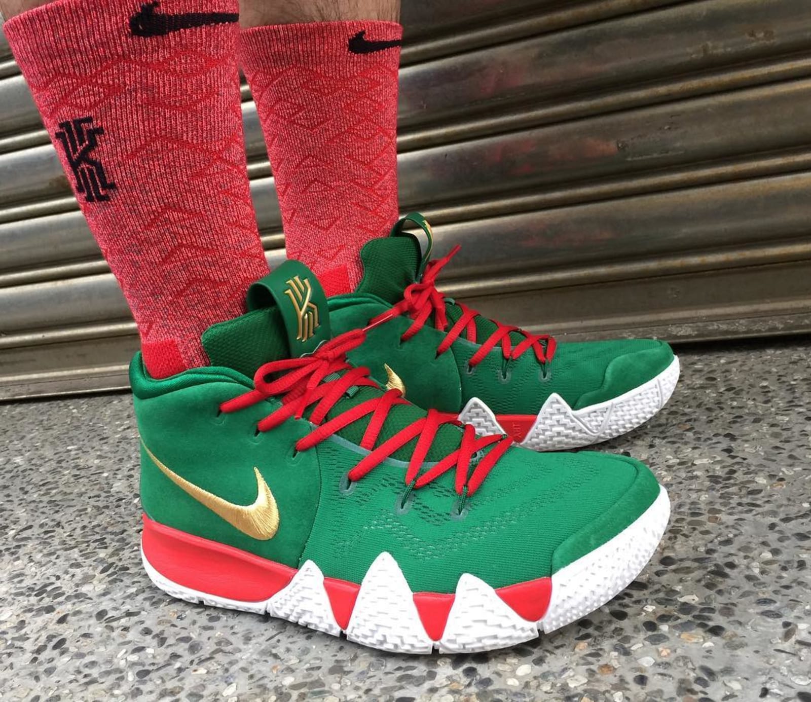 christmas kyrie 4