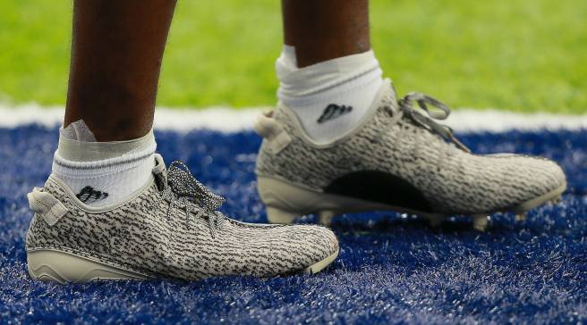 fake yeezy cleats