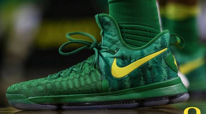 oregon basketball shoes