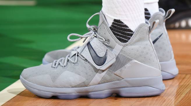 lebron 14 cavs colorway