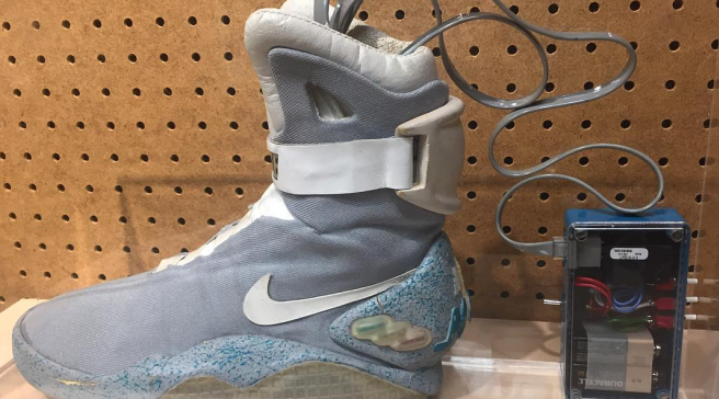 self tying air mags