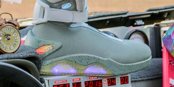 Guinness harto Pinchazo Nike Mag Back to the Future Halloween Costume Shoes | Sole Collector